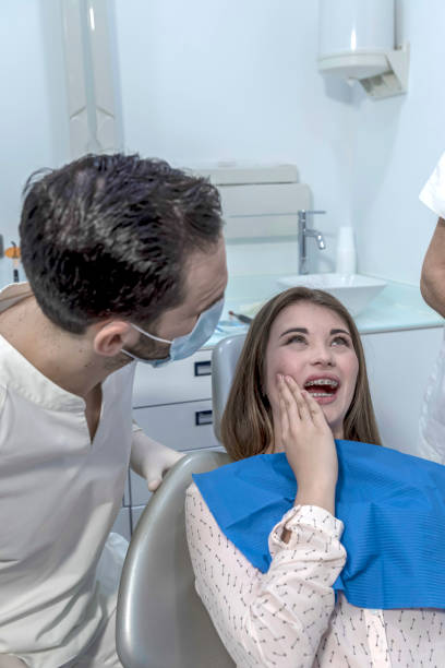 Best Cracked Tooth Emergency Dentist  in Menlo Park, CA